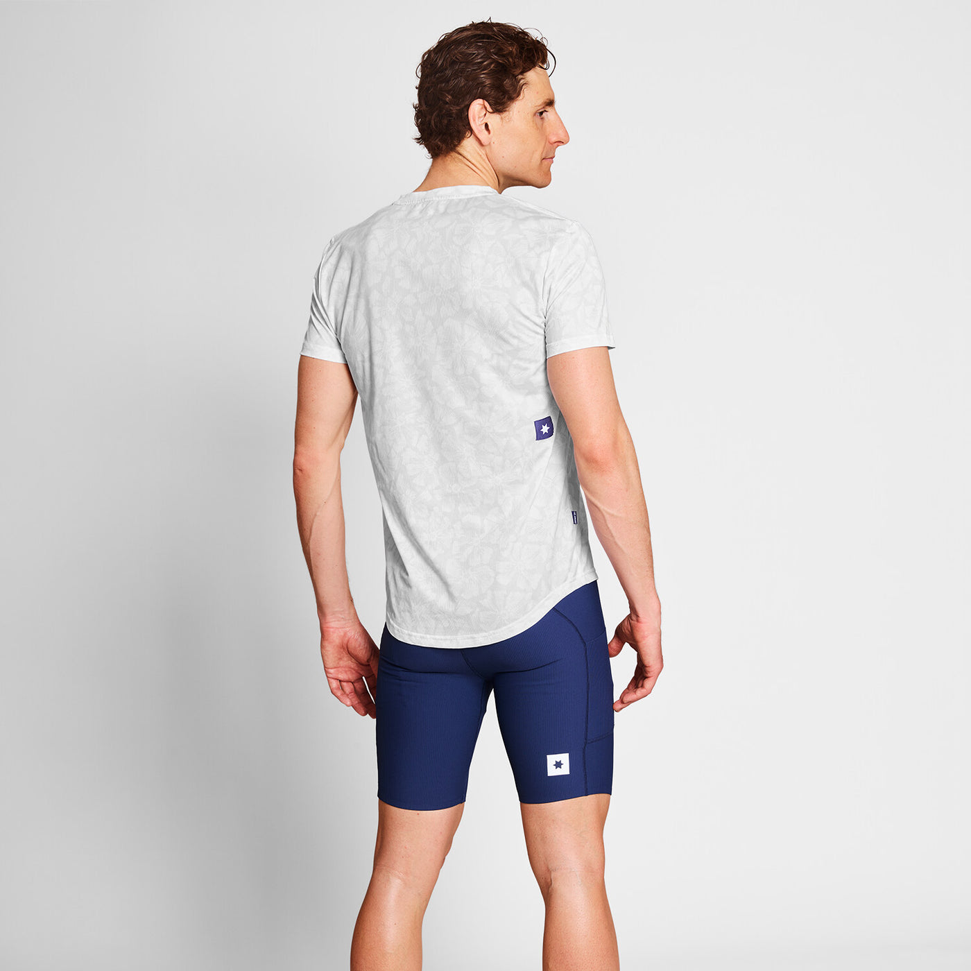 ★SHADOWS FLOWER Tee White XL White wool Loose T-shirt with flower embroidery - Buy Online